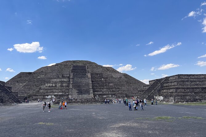 100% Private Tour in Teotihuacán Pyramids from Mexico City - What the guides add to the stone