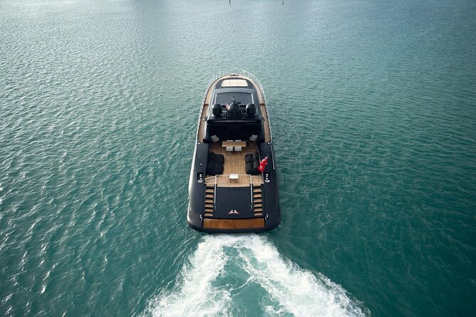 108 ft Neoprene Overmarine Yacht - A top-shelf open bar with a personal bartender