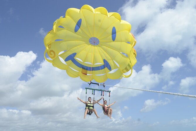 2 in 1 Parasail Cancun and Jet ski - The hidden costs: dock fees, lockers, and photos