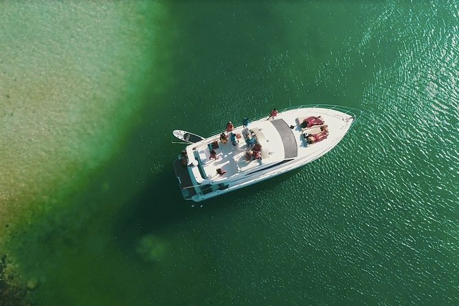 3 Hour Xpu-Ha - 47' Azimut, Tulum, Playa del Carmen, Riviera Maya - A private 47-foot Azimut changes the mood