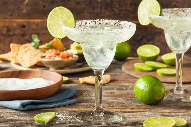 3h Cooking Class in Mexico City: 8 Recipes & Bottomless Drinks - Tostadas, chicken tinga, and mushrooms