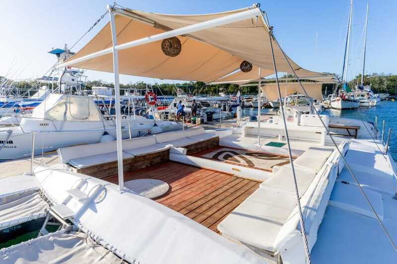 4 Hour Turtle Sanctuary Experience on a Luxury Catamarán - Snorkeling at the Green Turtle Sanctuary