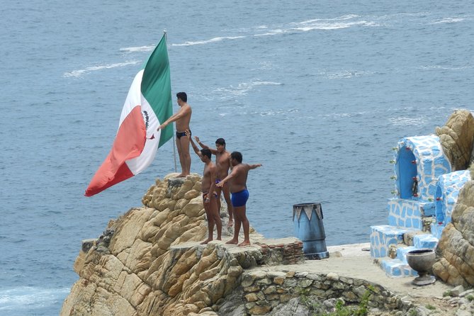 4hr Fun Guide Tour For Cruisers or Hotels Guests with Divers Show - Why this four-hour Acapulco tour works