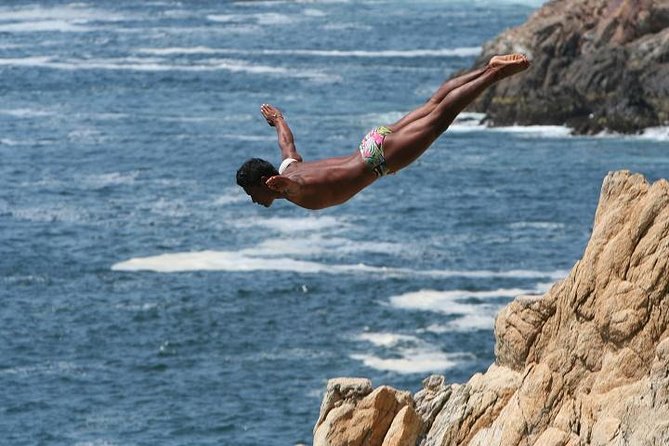 4hr Fun Guide Tour For Cruisers or Hotels Guests with Divers Show - Who will get the most from this tour