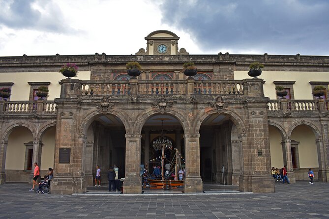 5 Hour Tour through Chapultepec, Anthropology Museum and Castle - Guides are the heart of the experience