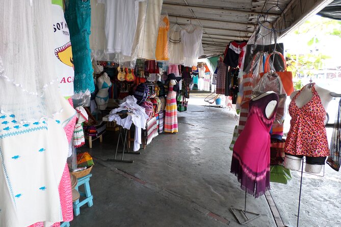 Acapulco City Tour - Silver work and souvenirs at Mercado de Artesanías