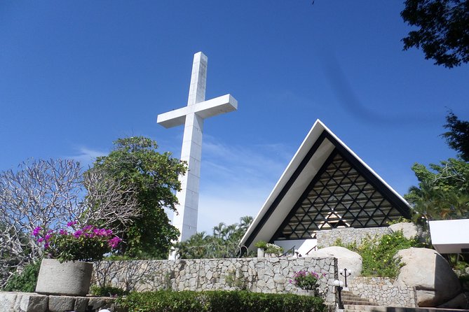 Acapulco City Tour - Plaza Alvarez and the central city