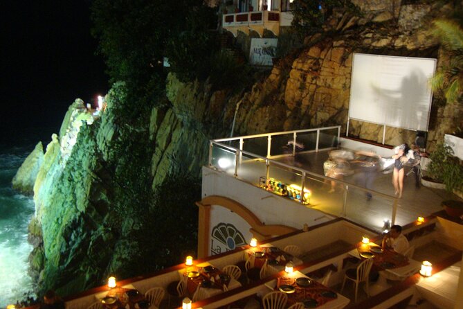 Acapulco Cliff Divers at Night - What the three-course dinner is really like