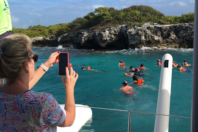 All Inclusive Caribbean adventure, reef snorkeling, Food & Drinks - Choosing between the beach and downtown Isla Mujeres