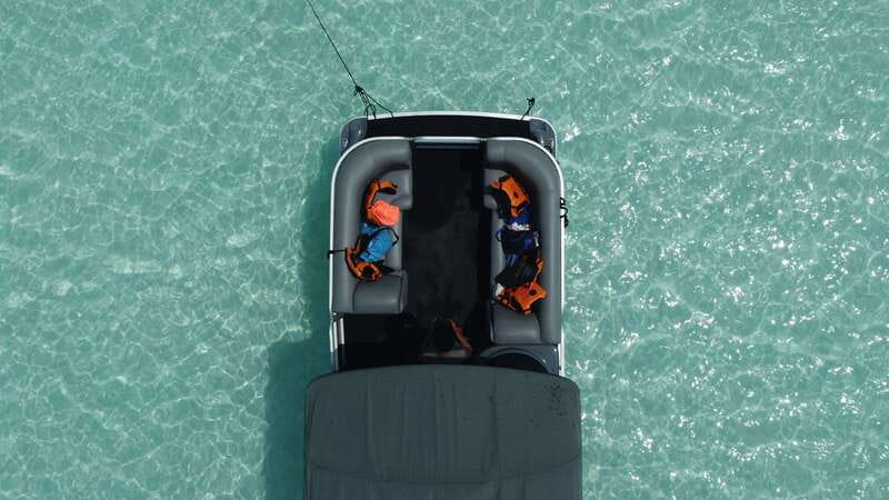 Bacalar: 3-hr Pontoon Boat Tour with Beach Club + Kayaks - Emerald Cenote and the lagoon’s freshwater sources
