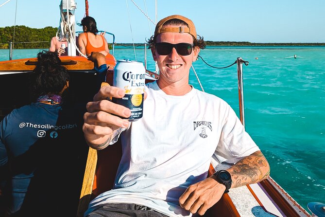 Bacalar: 4hr Private Sailing Tour with Guacamole & Drinks - Meeting the captain at Jardin de Venus