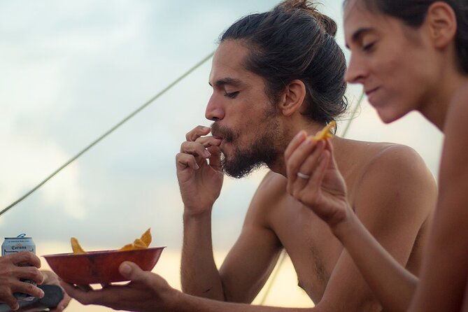 Bacalar: 4hr Private Sailing Tour with Guacamole & Drinks - Pirate Channel and Bacalar’s local story