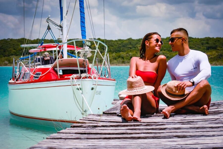 Bacalar: 4hr Private Sailing Tour with Guacamole & Drinks - How much value do you get for $285?