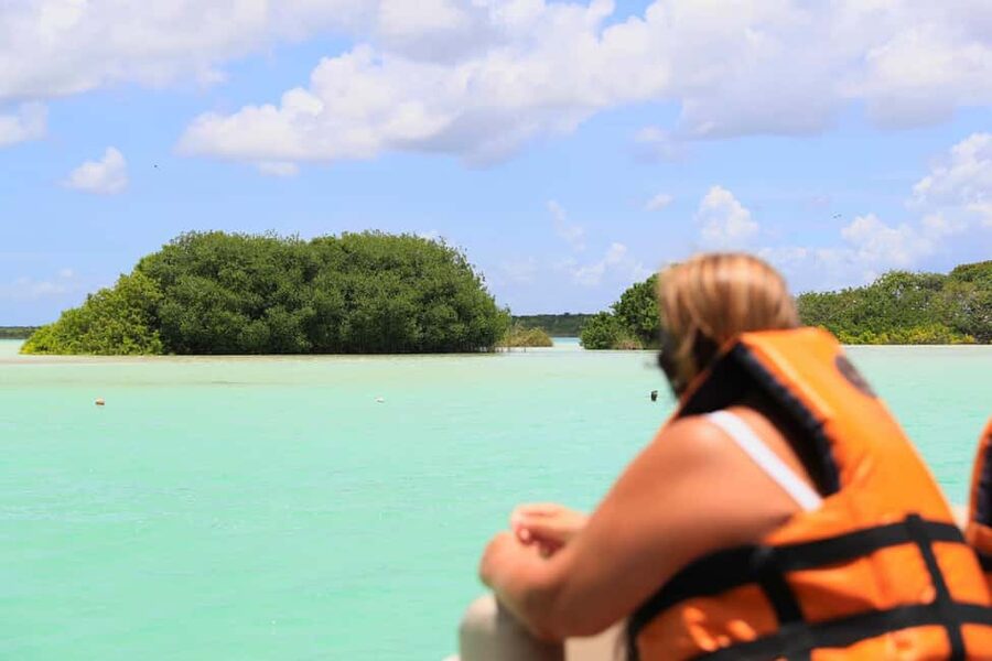 Bacalar: Lagoon, Pirate Canal, Stromatolite Day Trip w/Lunch - San Felipe Fort and Bacalar’s past