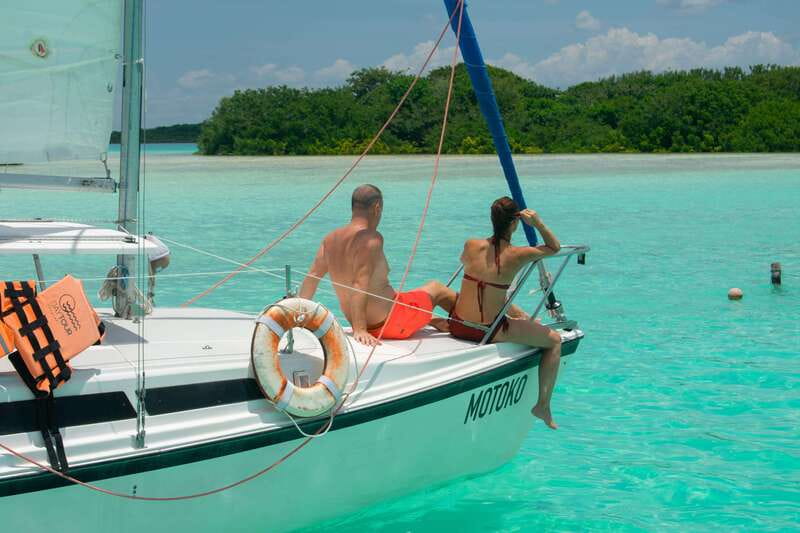 Bacalar: Private Sailboat Tour with Lagoon Swimming - Kayaking and the return across the lagoon