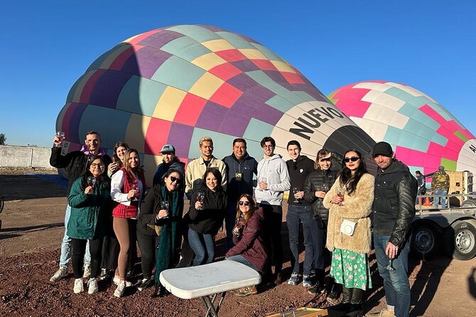 Balloon flight + Breakfast in cave + Pyramids + Pick up CDMX. - Two hours at the Teotihuacan pyramids