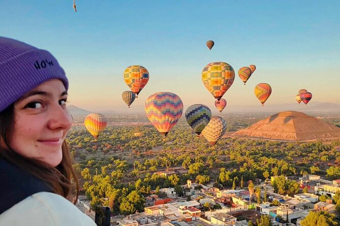 Balloon Flight + Cave Breakfast + Pick Up from CDMX or We Fly - Sunrise over Teotihuacan from a hot air balloon