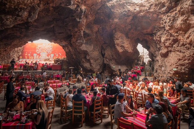 Balloon Flight + Cave Breakfast + Pick Up from CDMX or We Fly - The early start and We Fly reception