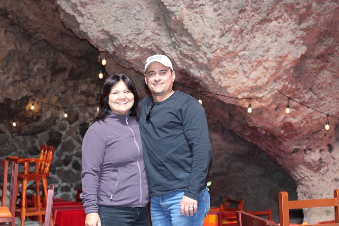 Balloon Flight with Breakfast in Cave and Pyramids of Teotihuacan - Coffee, cookies, and the wait for takeoff