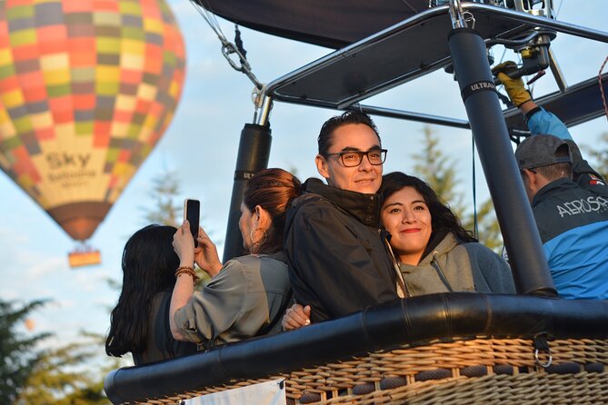 Balloon Flight with Breakfast in Cave and Pyramids of Teotihuacan - Walking through Teotihuacan in 90 minutes