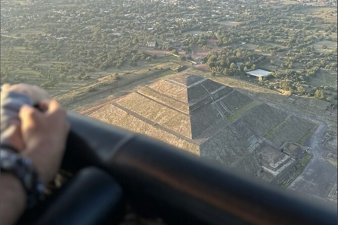 Balloon flight with breakfast in Cave and Pyramids tour from CDMX - Walking through the Teotihuacan archaeological zone