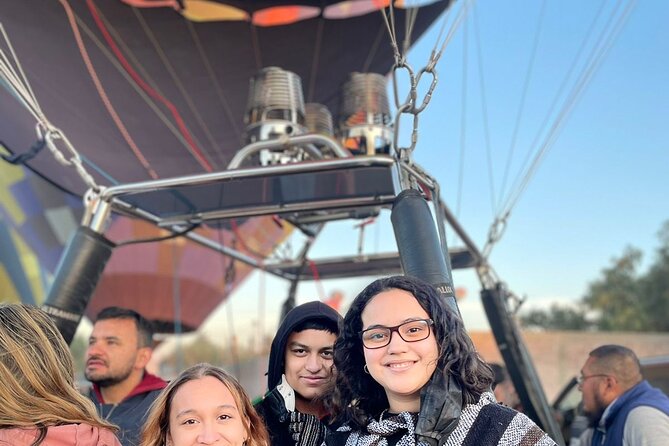Balloon flight with private transportation and guided tour to Teotihuacán - The 5:00 AM Pickup and Drive From Mexico City