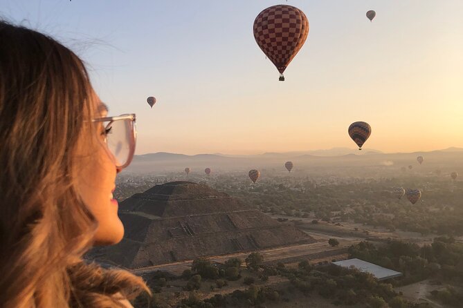 Balloon flight with pyramids tour and transportation from Mexico City - Breakfast at La Cueva Teotihuacán