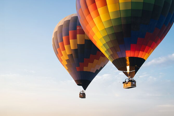 Balloon flight with pyramids tour and transportation from Mexico City - Local crafts, obsidian, and a tasting stop