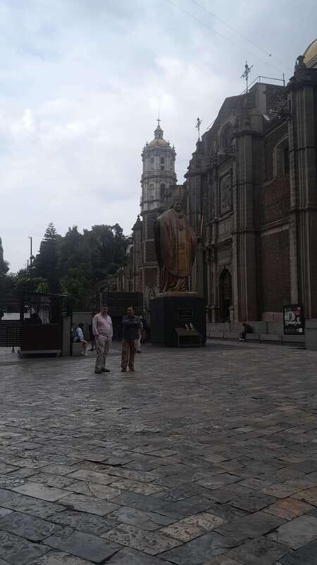 Basilica de Guadalupe: Complete Walking Tour - Why a guide helps at Guadalupe