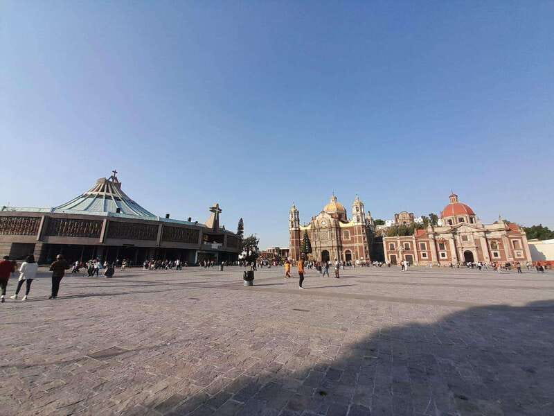 Basilica de Guadalupe: Complete Walking Tour - El Pocito and the smaller churches