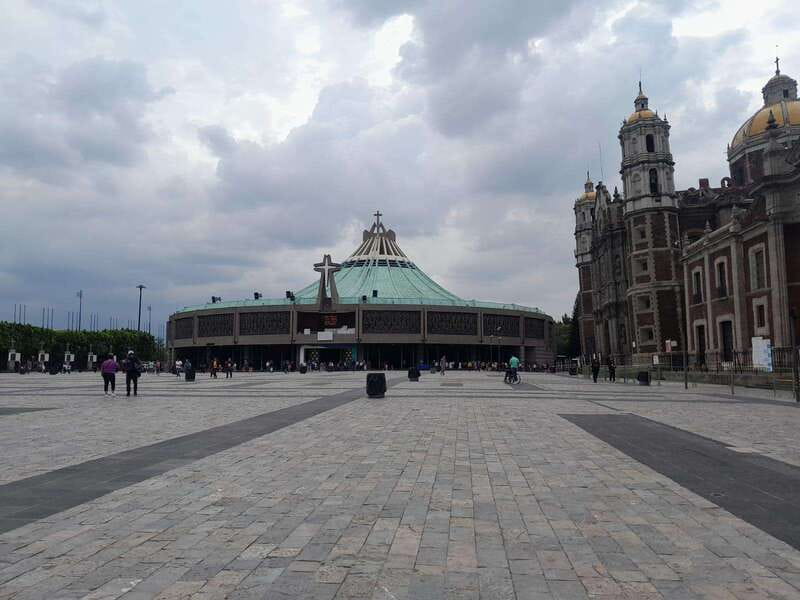 Basilica de Guadalupe: Complete Walking Tour - Seeing the Virgin in the New Basilica