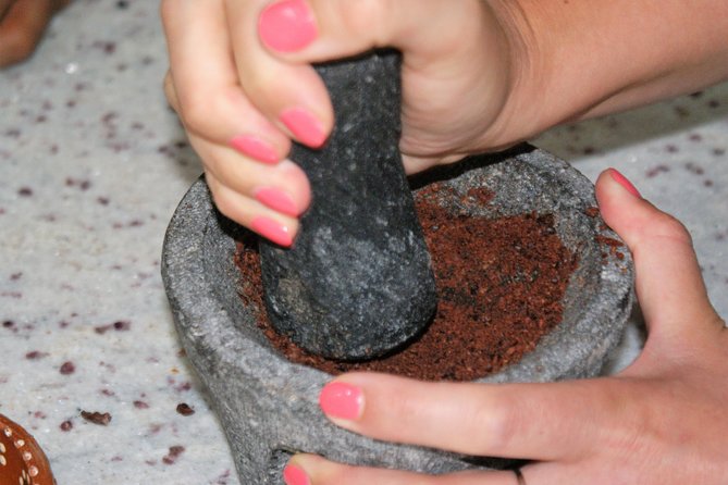 Bean to Bar Chocolate Workshop in Puerto Vallarta - Learning where cacao begins