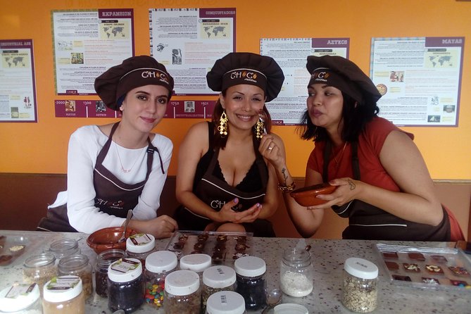 Bean to Bar Chocolate Workshop in Puerto Vallarta - From Olmec cacao to European chocolate