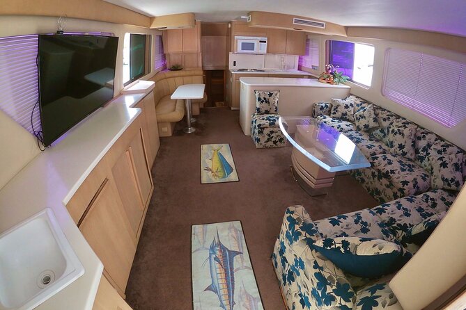 Biggest Luxury Yacht Boat Best in Cancun up to 28 pax - Snorkeling with the included equipment