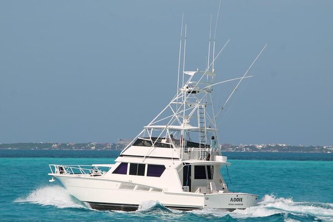Biggest Luxury Yacht Boat Best in Cancun up to 28 pax - Food, drinks, and your own soundtrack