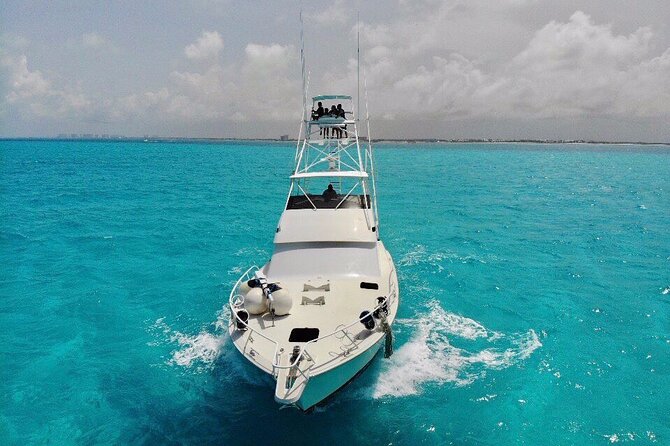 Biggest Luxury Yacht Boat Best in Cancun up to 28 pax - How the price works for a group