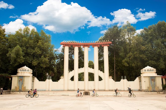 Bike to taste the world's best tacos - Mexico City - Starting in Roma Norte on Sinaloa Street