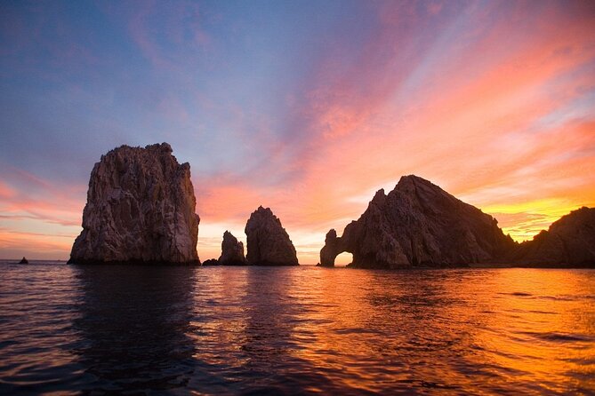 Cabo Arch Sunset Yacht Tour - Dinner & Drinks — Up to 18 Guests - Why a private Cabo yacht makes sense