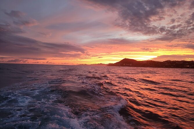 Cabo Arch Sunset Yacht Tour - Dinner & Drinks — Up to 18 Guests - The crew and personal service