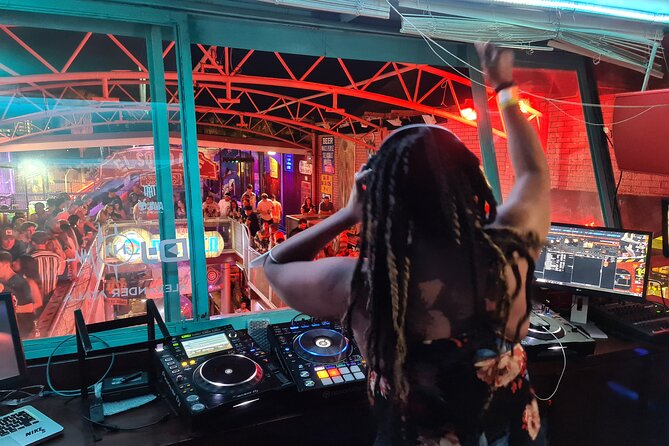 Cabo Bar Crawl - The BEST Bar and Clubs in Cabo - Starting at El Squid Roe around 9 pm