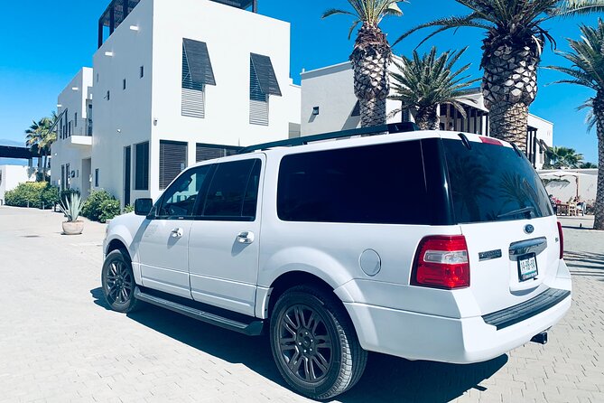 Cabo Private Transportation to Cabo - Finding umbrella 10 in a crowded airport