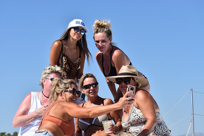 Cabo San Lucas Boat Tour with Snorkeling, Open Bar, and Lunch - The Crew Makes the Difference
