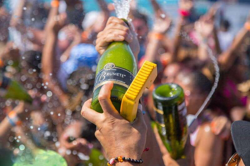 Cabo San Lucas: Hip Hop Boat Party with Unlimited Drinks - Snacks are welcome, but do not replace lunch