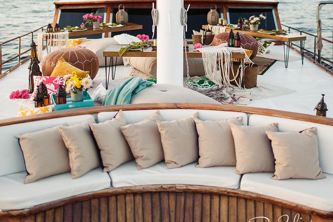 Cabo San Lucas Luxury Sailing Yacht and Dinner with a Chef - A Relaxed Alternative to Cabo’s Party Boats