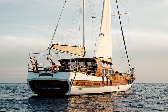Cabo San Lucas Luxury Sailing Yacht and Dinner with a Chef - Is $199 a Fair Cabo Price?
