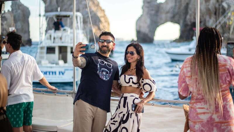 Cabo San Lucas: Sunset Party Cruise with Open Bar - The open bar and light snacks