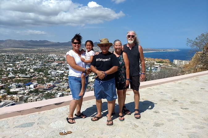 Cabo Shuttle Transportation round tríp prívate shuttle 1 to up 5 people - How the $200 price works for your group