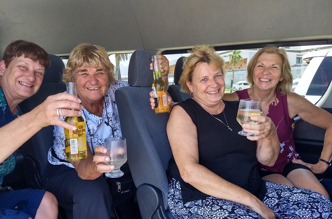 Cabo Shuttle Transportation round tríp prívate shuttle 1 to up 5 people - Communication and the human touch