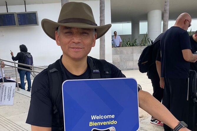 Cancun Airport One Way or Roundtrip Private Transfer - Finding the representative at each terminal