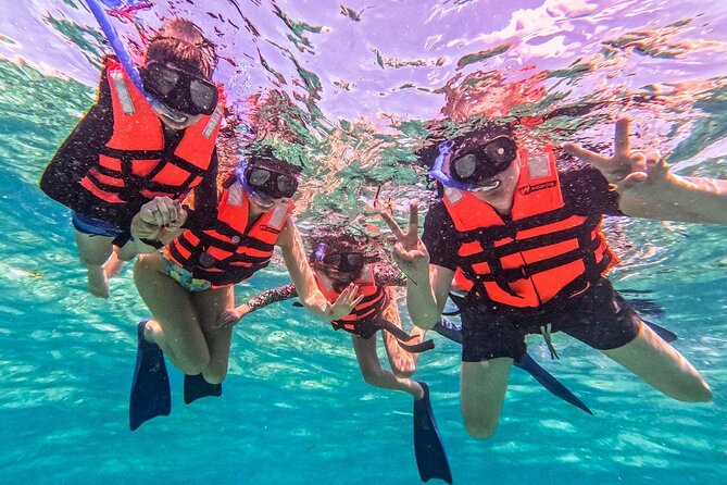 Cancun : All Inclusive Catamaran Tour to Isla Mujeres - Time on Isla Mujeres, with food included
